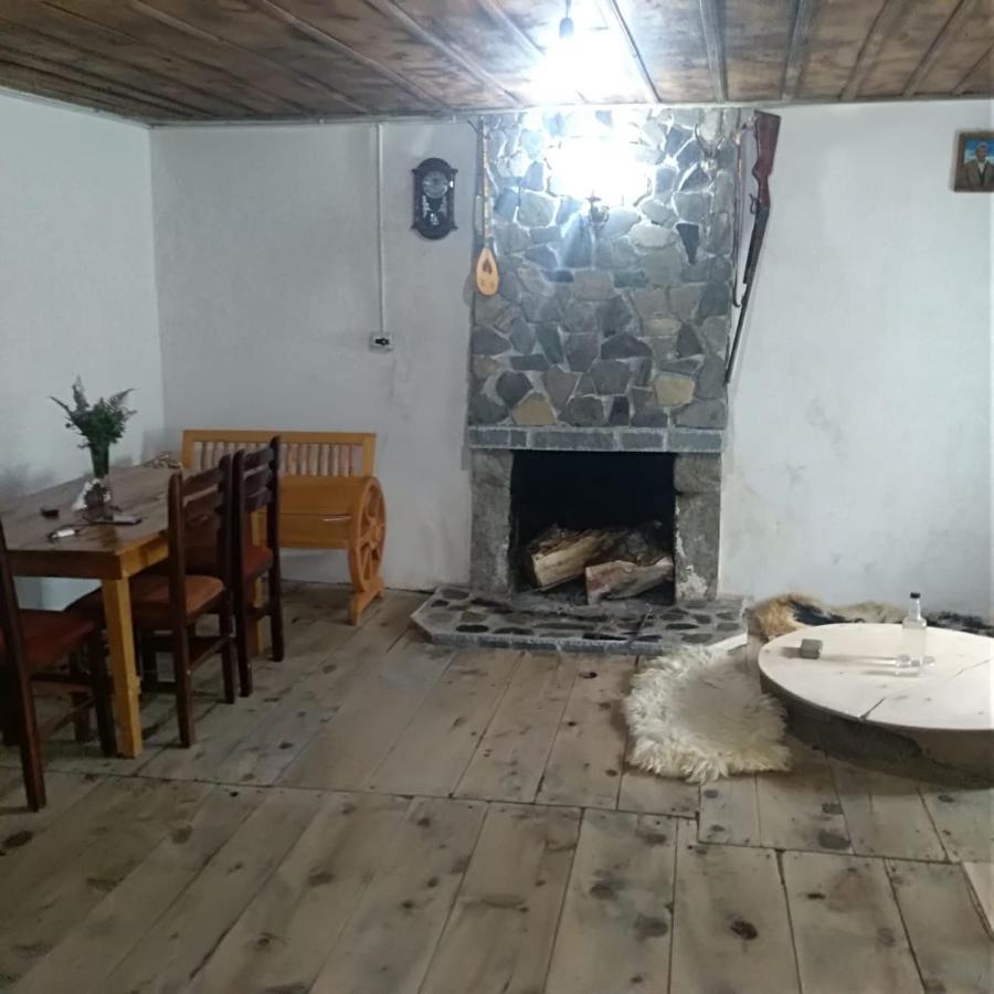 Marash Rrgalla Guesthouse Theth Eksteriør bilde