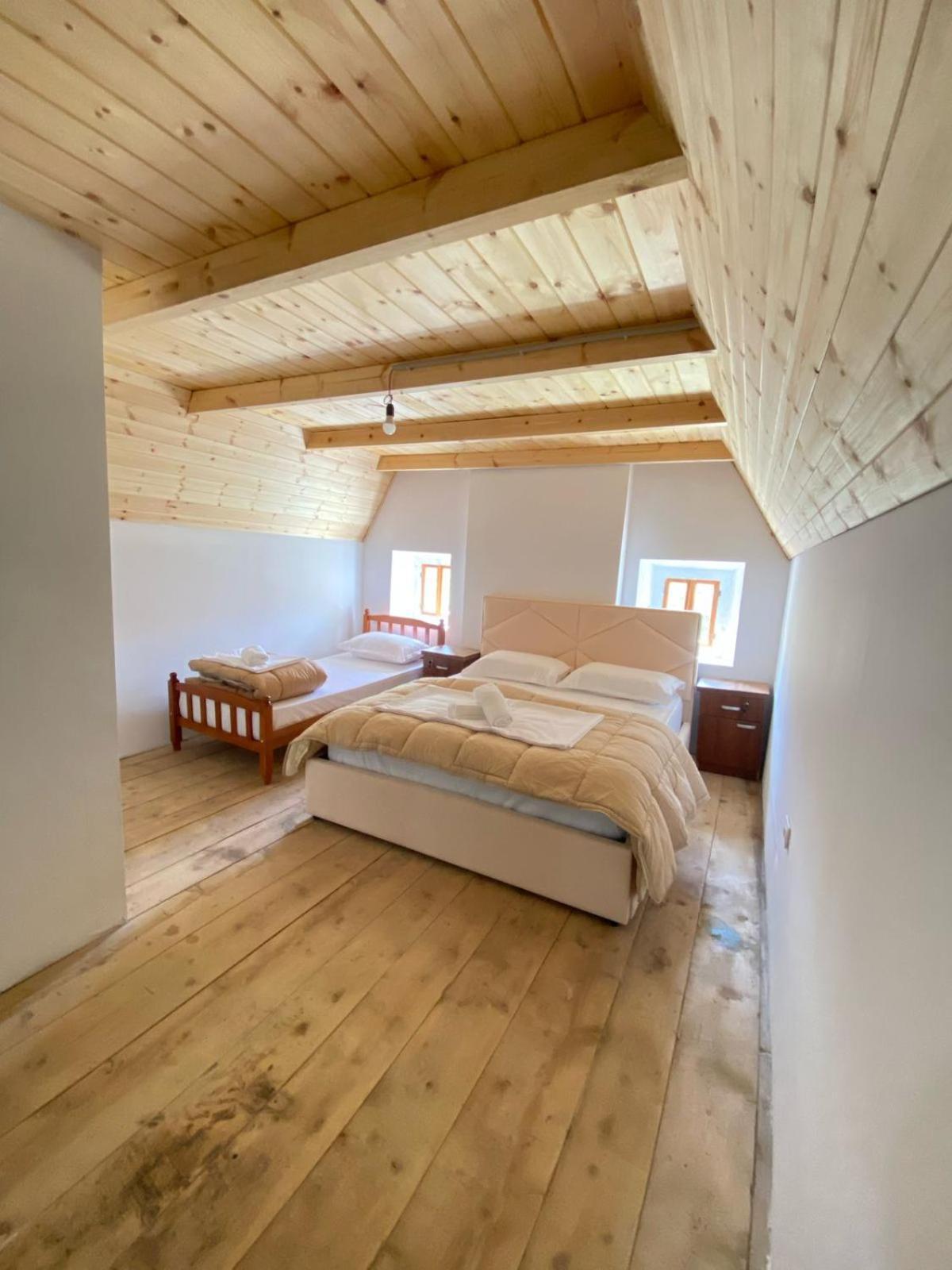 Marash Rrgalla Guesthouse Theth Eksteriør bilde
